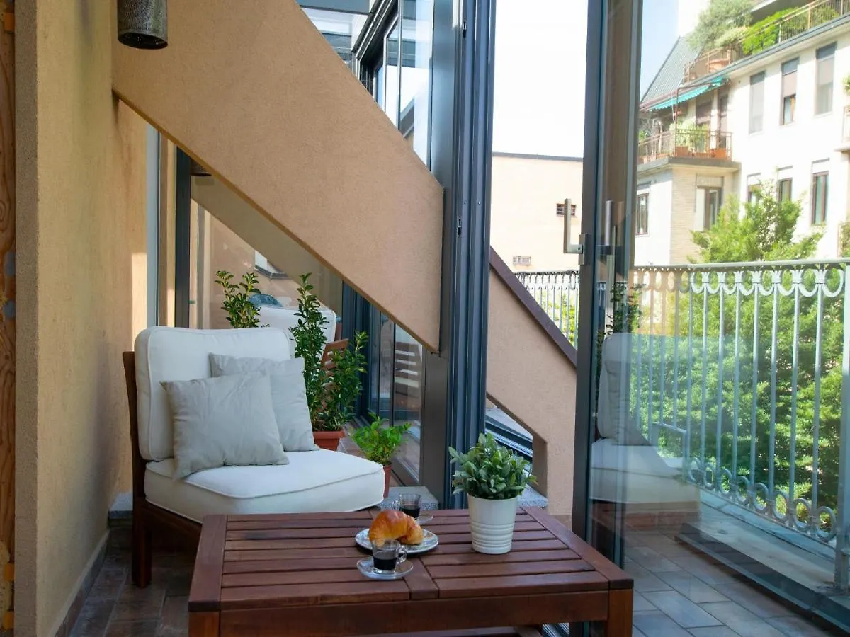 Apartmán The Best Rent - Attic With Terrace In Milan Downtown 0*,